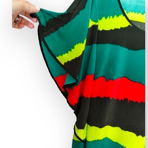 ECI Womens Top Sz Large Green Red Black Relaxed Jersey Short Sleeves Casual - Picture 3 of 13